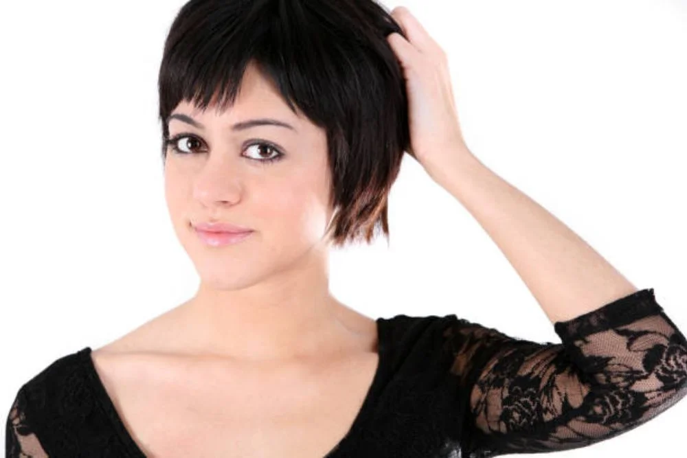 how to hide extensions in short hair
