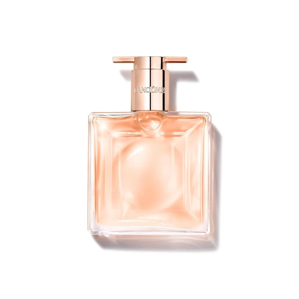a perfume that smells like rose and soft musk